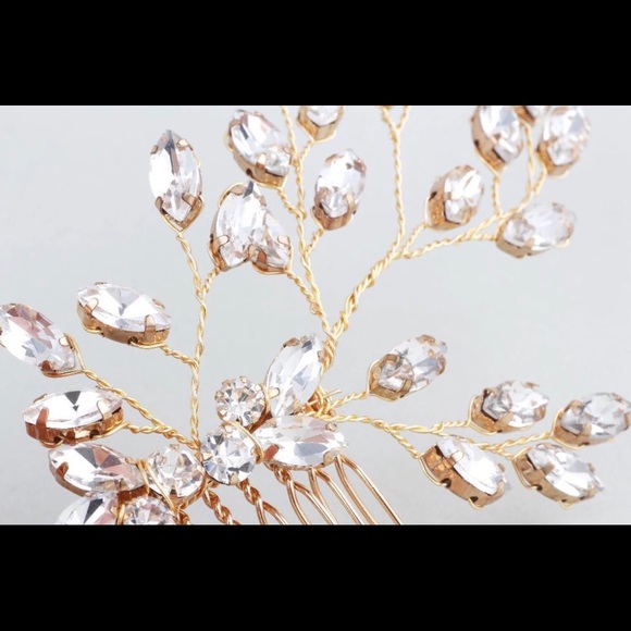 Gold Swarovski Crystal Hairpiece - Picture 3 of 7